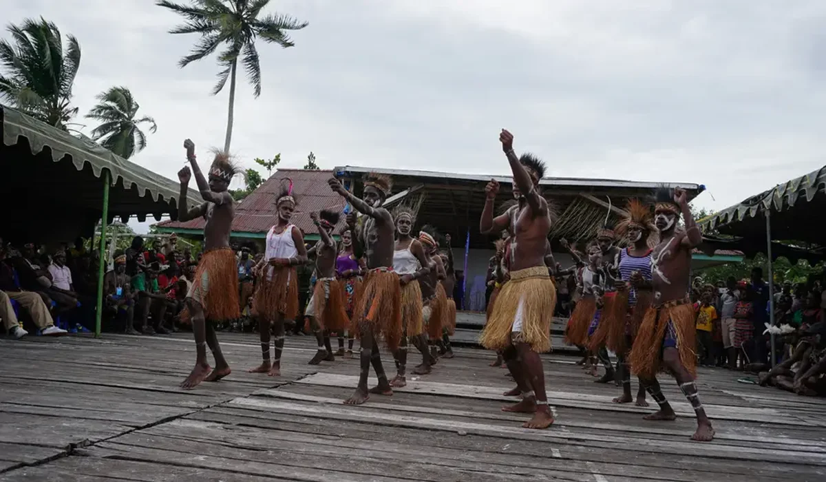 Gerakan-Tari-yang-Khas-dan-Penuh-Simbolisme