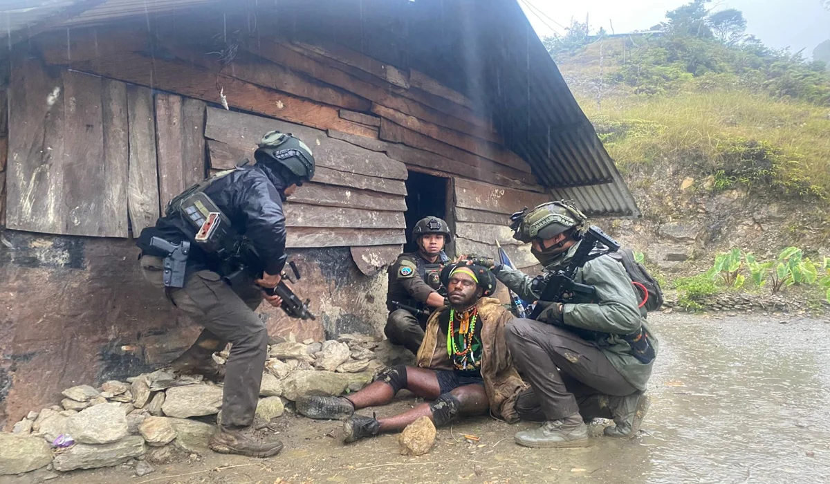 Anggota-KKB-Male-Telenggen-Pelaku-Pembunuhan-Prajurit-TNI-di-Puncak-Jaya-Ditangkap