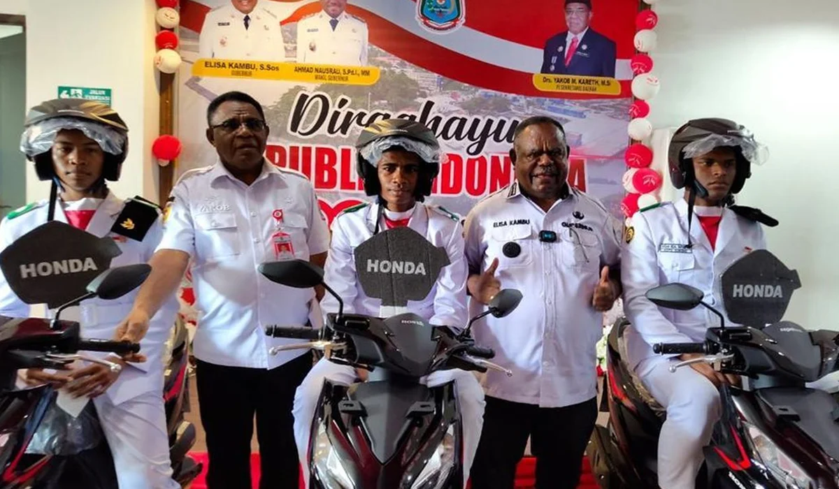 3-Paskibraka-Papua-Barat-Daya-Raih-Hadiah-Motor,-Solidaritas-Mewarnai-HUT-RI-Ke-80