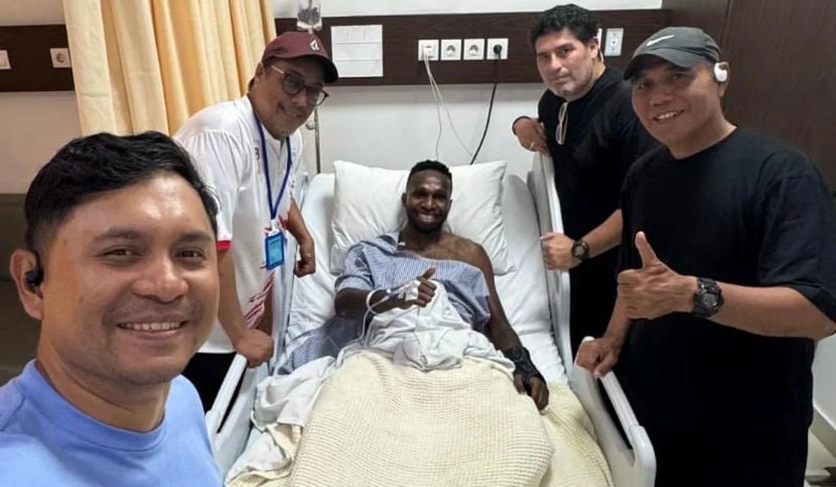 Kiper-Persipura-Jhon-Pigai-Dipastikan-Absen-Selama-3-Bulan-Akibat-Cedera