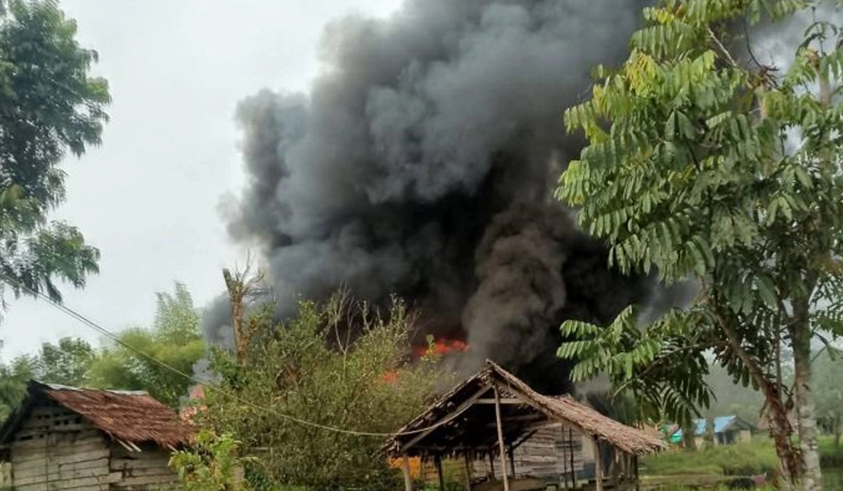 KKB-Elkius-Kobak-Serang-Warga,-Bakar-Rumah-di-Asmat-Papua