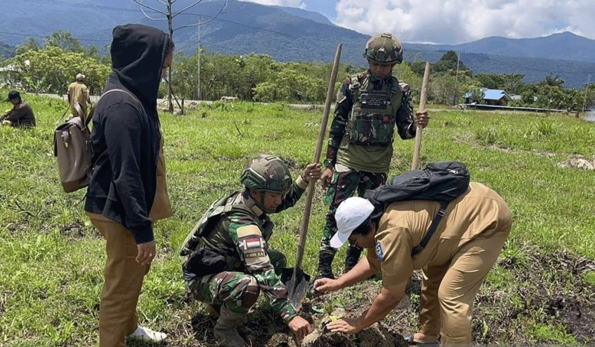 Aksi-Nyata-TNI-di-Daerah-Penugasan