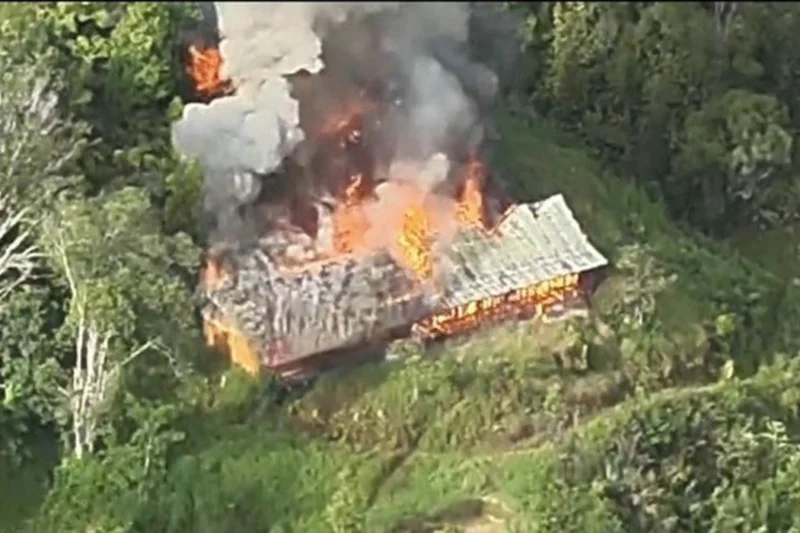 KKB Bakar SMP Negeri Kiwirok, Pendidikan di Papua Terganggu