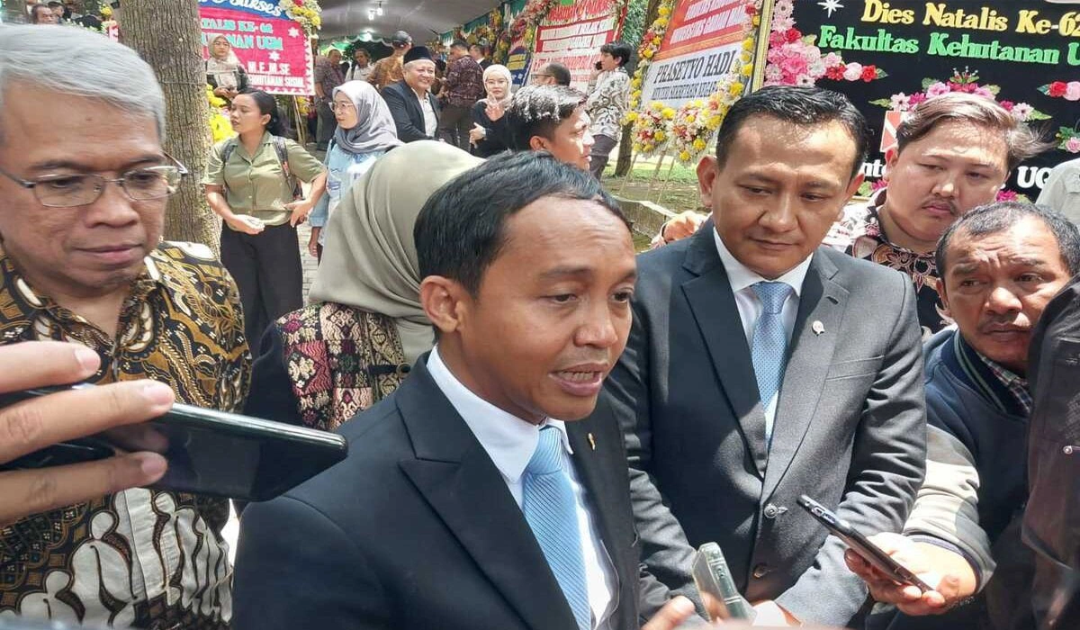 Menhut Minta Maaf Atas Tindakan Pembakaran Mahkota Cenderawasih