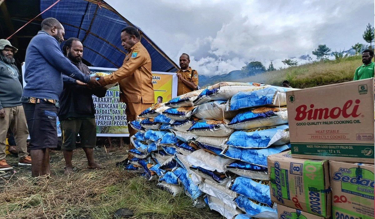 Pemprov Papua Pegunungan Salurkan 4 Ton Beras Untuk Pengungsi Nduga