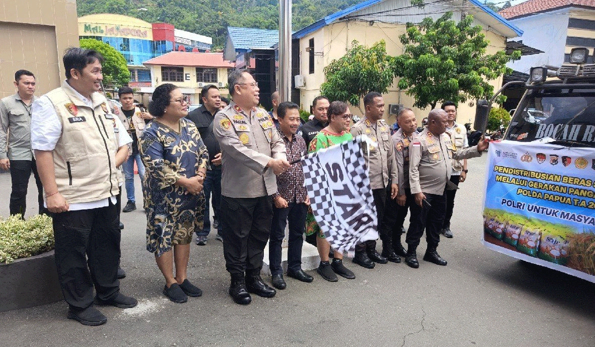 Polda-Papua-dan-Bulog-Salurkan-165-Ton-Beras-SPHP