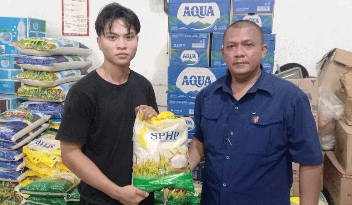 Polres-Jayapura-Salurkan-Beras-SPHP-Untuk-Stabilitas-Harga-Pangan